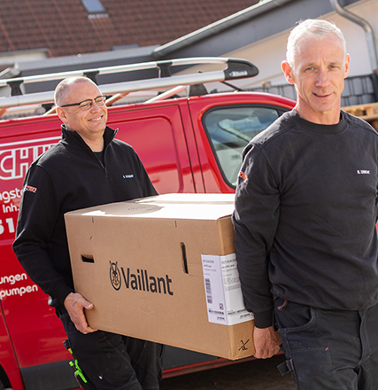 Monteure von Fred Schulz Sanitär- und Heizungstechnik mit Vaillant Wärmepumpe in Lübeck